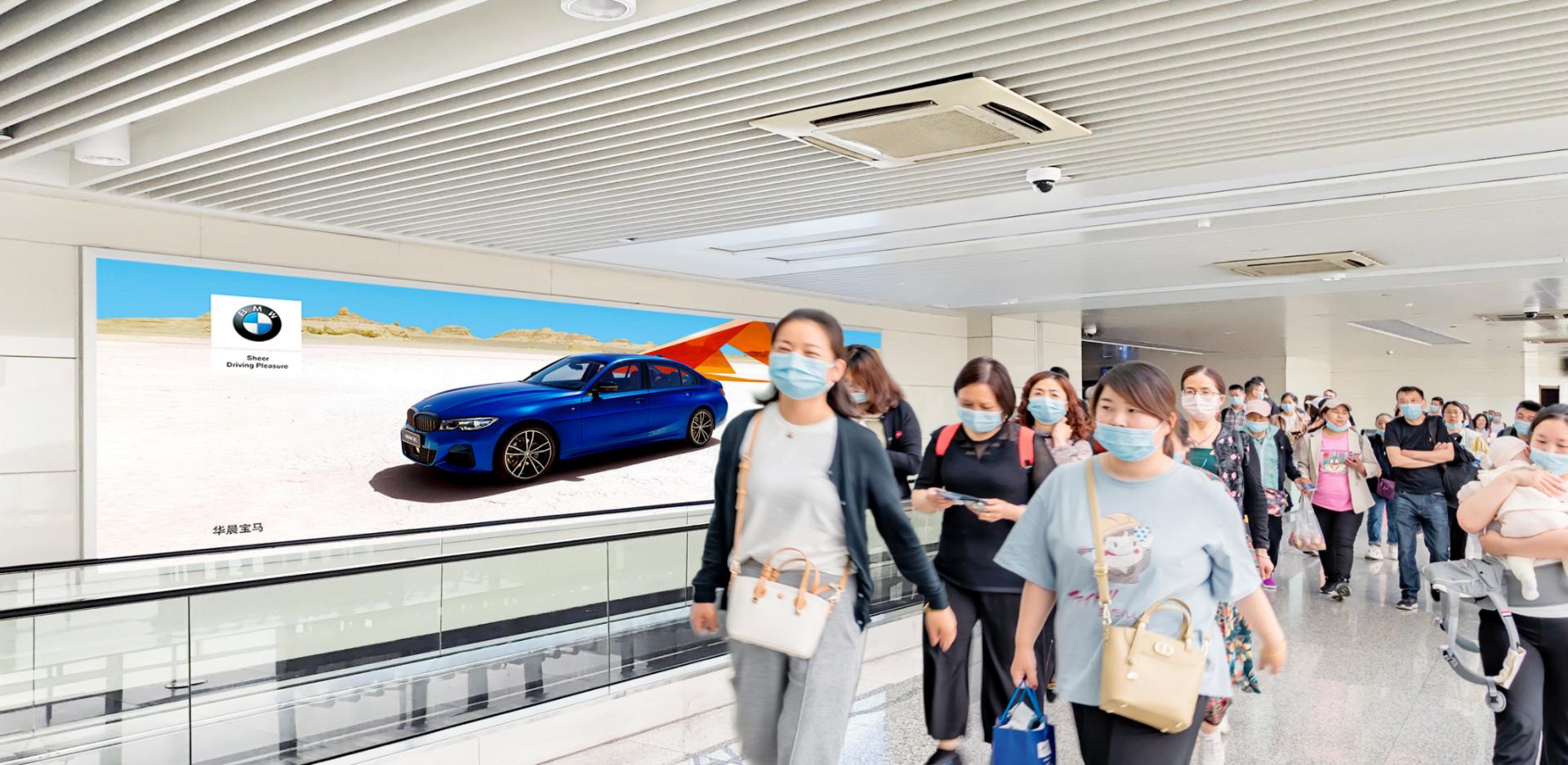 石家庄机场广告-到达通廊墙体灯箱套装1